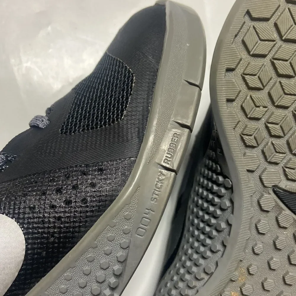 Nike Training RS001 Rubber Shoes Size 7 Unisex